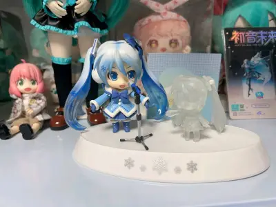 通过挖煤姬买了miku的粘土人，一整盒比我脸还大，还是全新的，捡了大宝贝(♡˙︶˙♡)
11年的老物件了买家保存的还很好，挖煤姬包裹的也不错，八角尖尖
【物流体验】竹蜻蜓合单审核花了4天，发出后到手上花了14天
【一些小建议】合单实在是太慢了，有一些无风险物品比如毛...