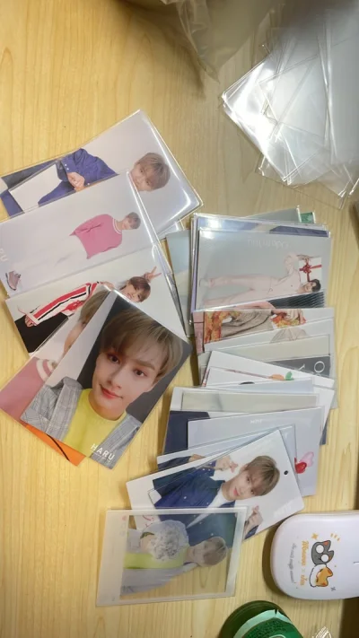 终于收到快递啦！多次购买下来，目前并没有出现过缺漏东西和商家少放的情况。疫情过去后，快递时效高了很多，很快就收到手啦。每次的包装也很不错，目前并没有出现因为包装问题而导致物品受损的情况。可以留意寄包裹前的每个步骤，尽量选择合适的方式寄回。