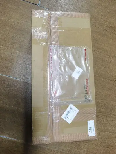 RT，挖煤姬一如既往地好用，包装也非常用心，每个商品都挑出来单独上气泡纸了。就是在过海关的时候倒霉了一点，交了30块的报关费。
下次还选挖煤姬！