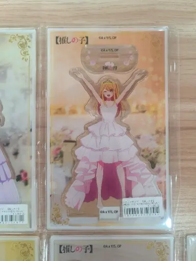 我最喜欢黑川千子、星野爱、星野久留海、mencyo、丘比，感光透明的设计 完全把角色表现的淋漓尽致！