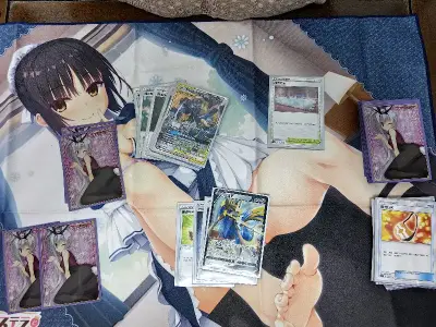 依旧是用来打牌用，文具毕竟多多益善，也增加了不少趣味性，物流依旧是杠杠的非常快，卡套非常厚不用套外胆，卡垫也是布制的方便折叠携带