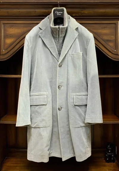 到手最喜欢的还是这件浪凡！浅浅的湖蓝色真的非常特别！而且可以拆分成两件！整体的设计感一下就拉满了！感谢挖煤姬！