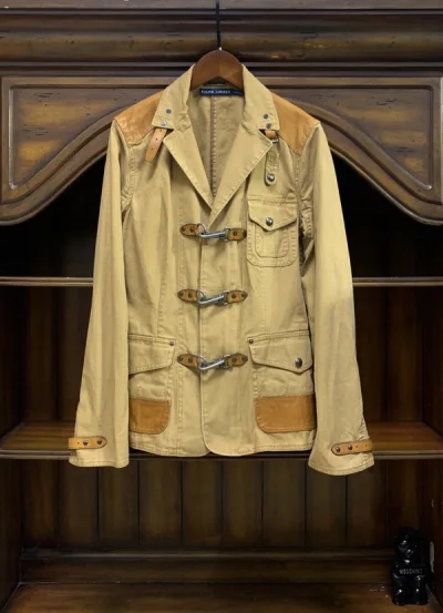 太值啦！真的太值啦！小三位数买了一件龙虾扣的Ralph Lauren猎装夹克！帅的不要不要的！应该是最近半年淘的最划算的一个单品！开心！