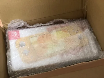 海淘的第n单终于收到啦，在挖煤姬购物已经成了我最熟悉的地方hhh，这次淘的是游戏机lite，成色也很新和卖家一致，商品打包严实快递速度也很快，不愧选了ems，一周就到手，平安无税！