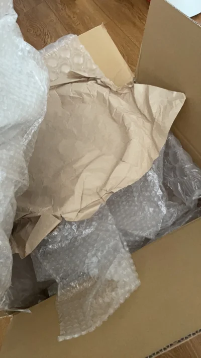 包裹非常到位，一点损伤都没有。已经N单了。超级省心，享受淘东西的乐趣。用起来跟TB没有什么区别，不用操心转运还是啥的问题。物流也快，要是能加快合单审核速度就更好了。