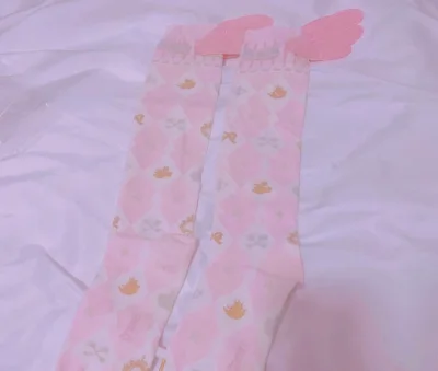 海外直邮带来了很多积极的因素。首先，选择范围更广。因为海外直邮消除了库存的问题，消费者可以在更大的范围内选择所需商品，无论是品牌、型号还是款式，都能够有更多的选择余地。其次，价格相对较低。