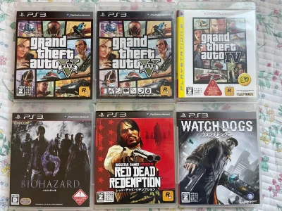 买了新小三以后看到替换壳比较便宜，直接入手了。手贱又买了游戏了，家里的ps3打算出掉了。无中文难受，脱坑了。