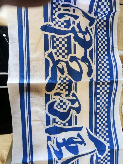 这次收到了想要已久的梦情CD，日拍买的，虽然成色很旧，希望以后能收到成色更好的吧，日拍真的很方便，就是希望可以多出出日拍活动。