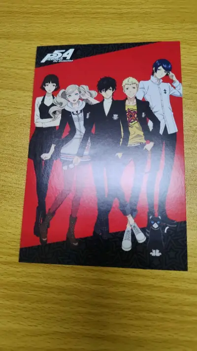 怪盗团的大家好帅啊，周可儿卡酷伊！！！
明信片很新，文件夹有一点瑕疵，但不影响帅气，很喜欢。
包装真的很好。