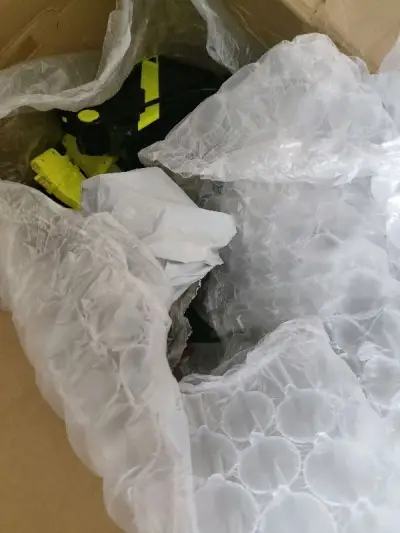 没法用竹蜻蜓了，走了海运，过程中一直焦急等待，最后顺利到达。不得不说，挖煤姬app是我用的几个海淘app中界面最友好的，包装和发货服务也很好