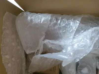 这次收到了想要已久的玩具 日拍淘的，虽然成色很久，希望以后能淘到更好的吧，发送方式选择了海运很快速很方便，希望以后能多多有日拍的活动吧