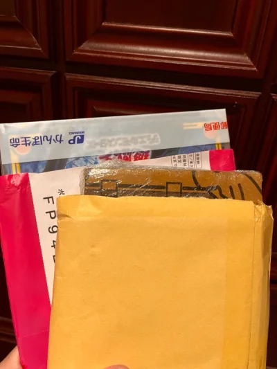 十月初买的，竹蜻蜓恰好遇到双十一物流高峰，但是也很给力，安全下车，包裹完好无损，靠谱。这两件游戏王周边几乎是很难找到的了，品相如此完美，真的太开心了，算下来今年都8单了吧，还有好多包裹在路上，满怀期待?