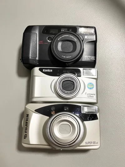 拆成三单的相机今天终于到齐了。
是我经常买的一家店，已经买了很多次了。
不过这次的质量没有上次的好，其实看买家图片也有这种感觉。不过没关系啦，还是淘到很多宝贝滴。