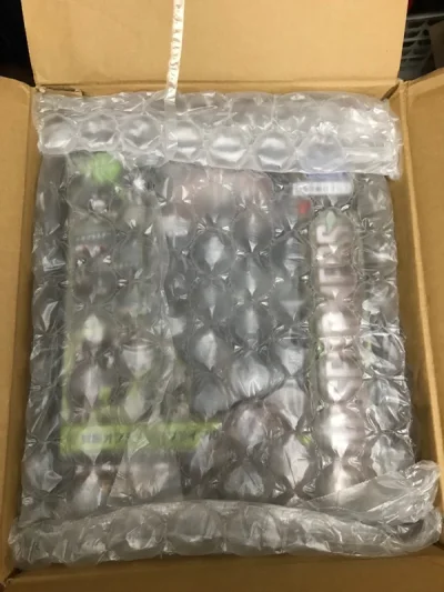       这次淘到了真人电影第七部日版独占的U级猩猩队长，附带一个首发特典的目标战士。