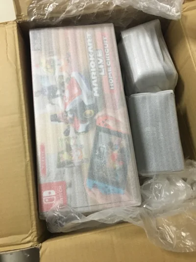 16个卡带全部读取正常，7个平板5个正常可以开机，4个可以软破，怎么多还有2个底座加起来才花了3000，这单捡漏了，估计大家都没注意到他有16个卡带。