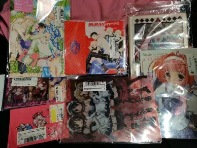 这次依然走的竹蜻蜓，基本都是骏河屋捡来的小垃圾～买了一些樱兰高校相关 古早画风真的很戳我！p3的钥匙扣特别可爱还很好价…suki
迷糊天使的文件夹很可爱！樱花妹打包还挺用心滴 小卡片每个都套上了卡套～
东西都很完好 没有什么瑕疵！以后也会继续捡垃圾hhhh喜欢五颜六...