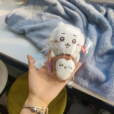 竹蜻蜓这次相对慢了一点，等了大半个月终于到手啦~挖煤姬单机切宝宝们很迅速！小收纳盒包装的也很严实，吉伊抱小鼻嘎好迷你！好可爱！(附上一只被讨伐滴猫猫)