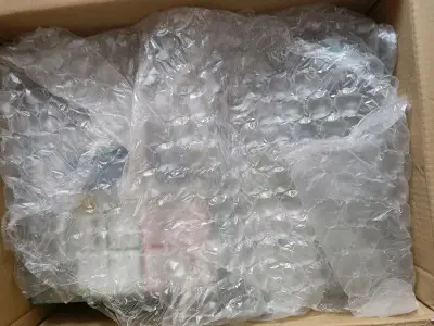 这单到的比我想象中还要快，过关太丝滑了以至于到货的时候我还没回家，玩具之类的都无损，大泡泡纸一向给得很多，很满意的一次购物。