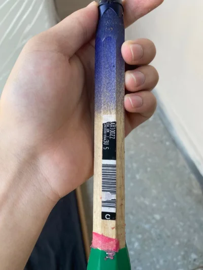 刚到手去打了一场球，4U5的规格，总体感觉是D
ZS的升级版，头重于DzS并且杆更弹一些，挥起
来也比较轻松，高远球明显好于DZS，杀球力度
不如zF2但是落点比较尖说，目前只打了2个小时
体会就这些
亮点 比DZS好上手，习惯了DZS的球友应该会喜
欢
不足 亮面...