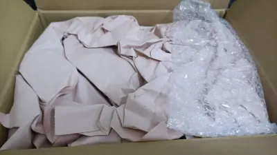 这次合了15单，主要买了一些贴纸，到手后检查没有少，包裹包装很不错，商品也没有损坏，ems还是比较快的，最后也是顺利过关。