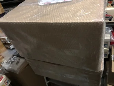 还是比较快的，同天收到了4箱，一起拿回来了，先拆开最期待的一个，验货，完美！是想要的，太给力啦！最近活动也多，根本停不下来海淘的脚步。