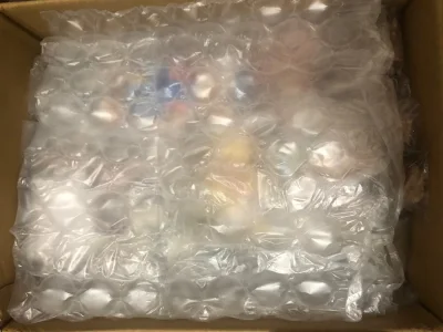 到了有段时间了，现在来更新体验。整体包装比之前更合适啦，不会太浪费泡泡纸，合单合的挺合适，唯一遗憾就是有卖家发错货啦，还好也是等价的，期待下一箱小可爱们！