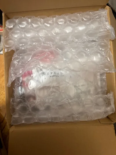 虽然等待的时间是久一点，但还是蛮省心的，只要合好箱子等着收货就可以啦，不用提心吊胆的，日本卖家的小纸条也好有意思，都给他收集起来！