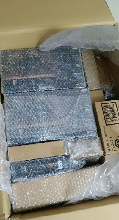 通过挖煤姬，我这次淘到了喜爱的奥特曼和假面骑士模型，又一次满意的购物体验！一如既往的打包厚实，将购买的商品平安地送到了我的手上。希望挖煤姬可以多举办一些优惠活动，我也会继续支持的，下一波购物已经在路上了，买买买！