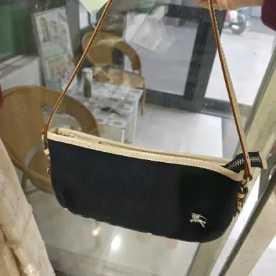 成色很好，可能是因为没合单，海关过得很快，成色也不错价格很合适，这个卖家这里没踩雷过，希望下一单顺利。