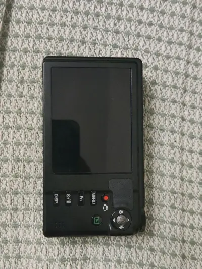 又一单海淘成功下车,感谢挖煤姬和卖家,相机成色非常新,保护的也很好，当然最开心的是竟然没有被税，终于顺利拿到手了, 旅游拍拍拍走起来吧!