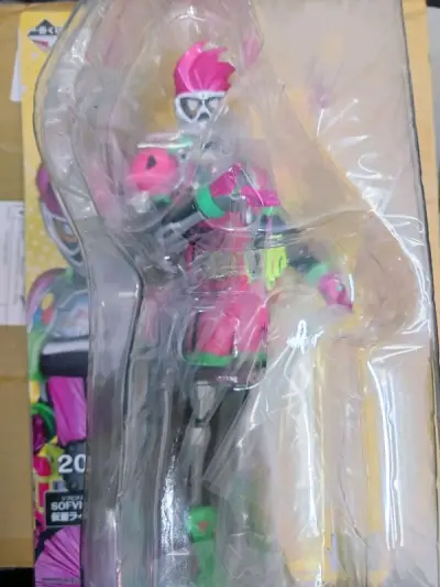 这次还是假面骑士相关，主要有彩狐核心，艾克赛德的sofvics，还有几张卡带，poppy是台词的，还有附带三张dx，这单也是很满意，竹蜻蜓很快打包很好，东西拿到很喜欢