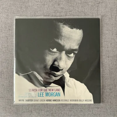 这部作品Allmusic和滚石都给了 全五星 的逆天乐评，甚至高过他最广为人知的那张《The Sidewinder》，非常值得收藏。