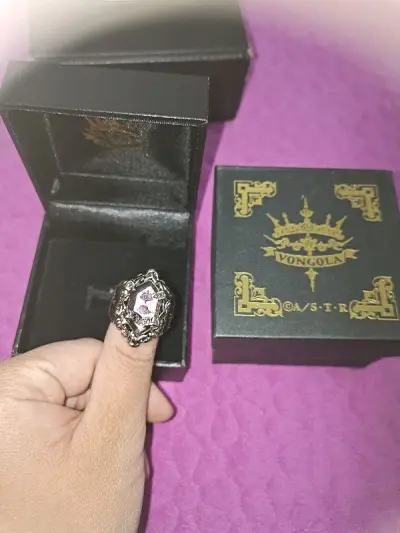 被我推的美貌80了！！没有被税好开心，而且可以用积分抵运费的话入手的价格比国内便宜很多。建议大家买泡沫纸加固易碎品的服务。