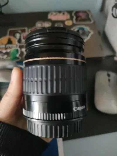 真的很开心收到漂洋过海的大包裹，两台胶片机和三个镜头，最惊喜的是卖家还送了一卷富士胶卷，真的很感动?，镜头和胶片机都很好，很新也没有质量问题。物流也很快，感谢挖煤姬。