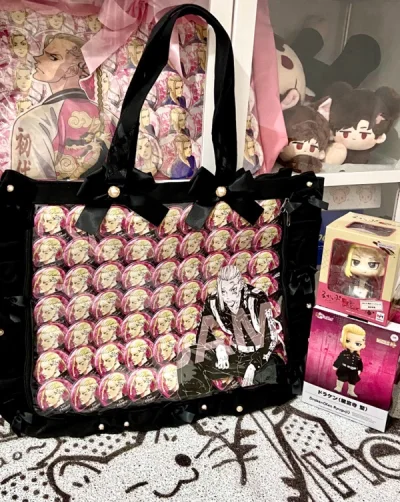 东西到了当天都来不及拆快递 等周日才有空打开然后屁颠屁颠的开始扎包 铺完拍个照 慢慢收拾 老公很帅 边扎边犯花痴 东西也很貌美 12月背出去玩～