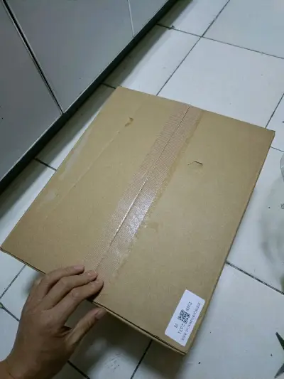 包裹还是一如既往地整洁结实，里边包裹的也很结实，又是非常开心的一次购物，合包整理的也整齐，全部安全到家！太棒了！??