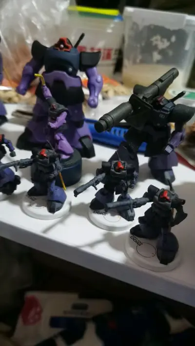 心心念念的大魔套
这也是大神出坑，能见到这么多各种款式的大魔机体。
一下步入了大魔粉丝收集的行列。
黑色三连星大魔，当然每个要入三个啦。