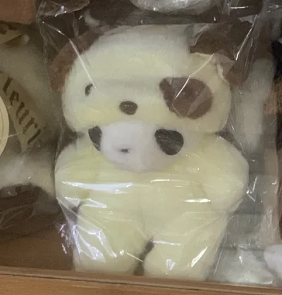 蹲了好久终于收到了很喜欢的变装小狗?（和这个表情好像hh。另外两只玩具几乎全新！很喜欢这三只@
收的比较贵的玩具会毫不犹豫选择竹蜻蜓，降低下运费平衡下（´-`）.