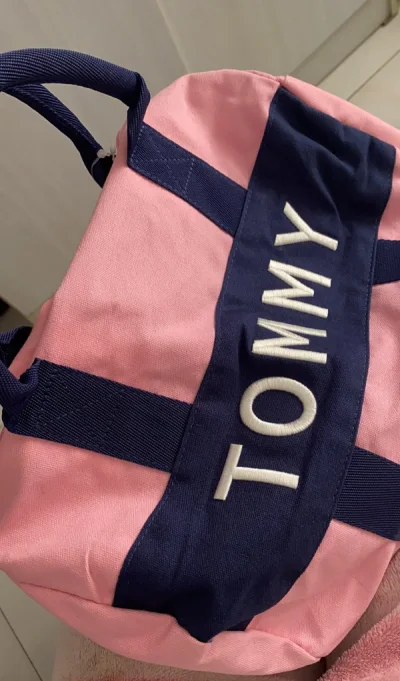 挖的包包和中古方巾状态都很好很干净，没有被税被申报，速度也很快！希望以后每一次都可以顺顺利利接到包裹，顺顺利利通过海关，挖到更好的小登西～