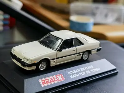 最近收到了好多单小车模，这一单尤其喜欢，各种尼桑天际线的微型小车特别精致，细节非常到位挖煤姬的打包一如既往的完美，气泡纸很多填满了箱子，小车模保护的很好，物流也很快，点赞！