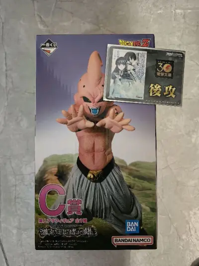 通过海淘蹲到一只魔人布欧，当时大猿套的时候没入手，现在有一个平替款也算是还愿了;后攻指示卡是我打牌用的，有效增加对局体验