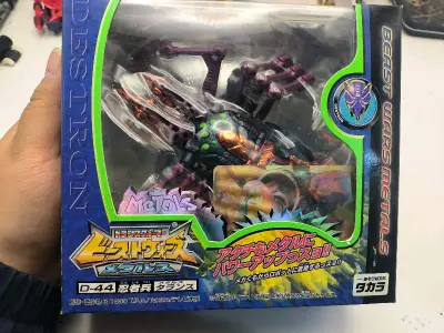 今天收到超能勇士模型玩具，灰熊勇士和金属变体狼蛛勇士，很不错的品相，运输也很给力，到手把玩一级棒，挖煤姬yyds