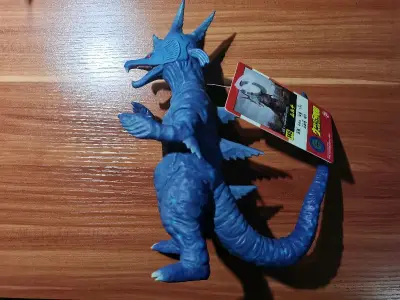 日淘第53单了，这次是煤炉买的玩具，下单速度很快。走的是ems，进行的很顺利，包装得也很好，合单了好几个玩具，运输周期大概三四天左右就到了，ems就是费用贵一些，用了内部加固，这次运气不好被税了，下次还会用挖煤姬~~  