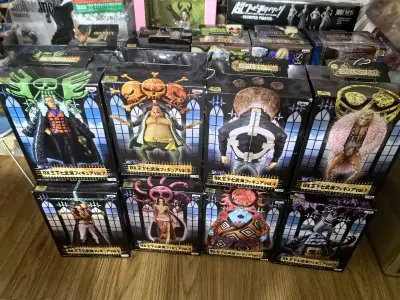 这次谈了一些经典老物了，dx七武海，盒子还真不错，有两个内袋未拆的，保存的非常好，一个值得收藏的套装