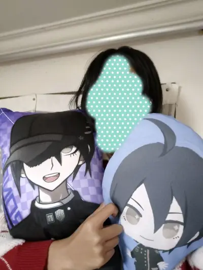 特别特别好的抱枕，包装也很好。但是箱子稍微有点小一开始拿出来是卷的，但是没有大碍！一直只有小抱枕，今天终于大的也到了，圆满了，老婆能陪睡了。