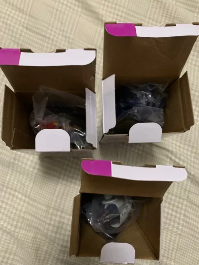 非常满意的一次煤炉购物，习惯了大比例作品，偶尔买一个小比例作品也很有意思，盒子八角尖尖，气泡纸包裹，非常安全。