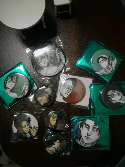 非常满意！能用挖煤姬太好了！能收到梦中情谷！很多绝版的谷！非常感谢ヾ(*´ー`*)ノ゛谢谢！我爱利威尔！利威尔赛高！希望下次继续买到更好的周边！！！万岁！！！特别开心，特别好！