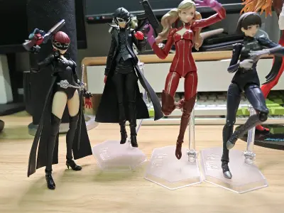 海运费用确实比空运低一点，不过最好是大件重货，小件货海运很难有价格优势，同时速度还会非常慢，基本半个月起步，所以选择海运还是要慎重