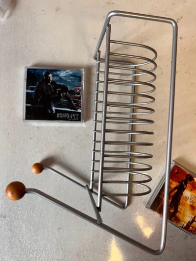 尝试买了一些收纳架，别人都说会被压坏，没想到打包很安全，没有损坏，以后肯定会常来买，minidisk类很多选择，好评！希望以后更多朋友来试试！比国内买便宜一些