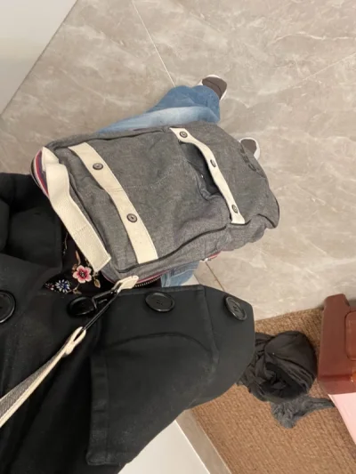 平时主要喜欢买中古包和衣服，有很多喜欢的牌子国内不方便买，代购又太贵，挖煤姬只用一点手续费感觉很实惠～第一次觉得有点麻烦，后面熟练了实现海淘中古自由了，每次购买品质都和预想一样好，这次买的包包也特别满意。就是有时候有点色差，不过问题不大。客服处理也到位，推荐给亲朋好...